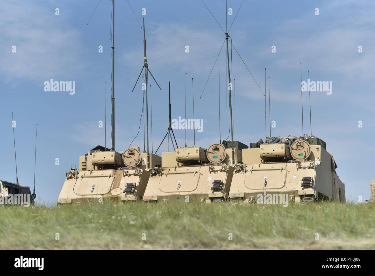 Arkansas' Adjutant General, Generalmajor Mark H. Berry, besuche Arkansas Soldaten im Camp Guernsey, Wyoming während eines mehrstufigen Field Artillery Training benannte Operation Western Streik. Verschiedene Elemente von der Arkansas Army National Guard waren anwesend im Camp Guernsey für das Training. Stockfoto