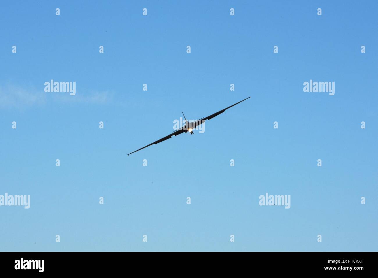 Eine U-2 Dragon Lady eine endgültige Ansatz vor der Landung an der Beale Air Force Base, Kalifornien, 20. Juni 2018. Die U-2 in der Lage ist, erreicht eine Höhe von 70.000 während der Aufnahme reconnaissance Imagery. Beale Street ist die Heimat der U-2 und die einzige High-altitude Aufklärung Flügel im Verteidigungsministerium. Stockfoto