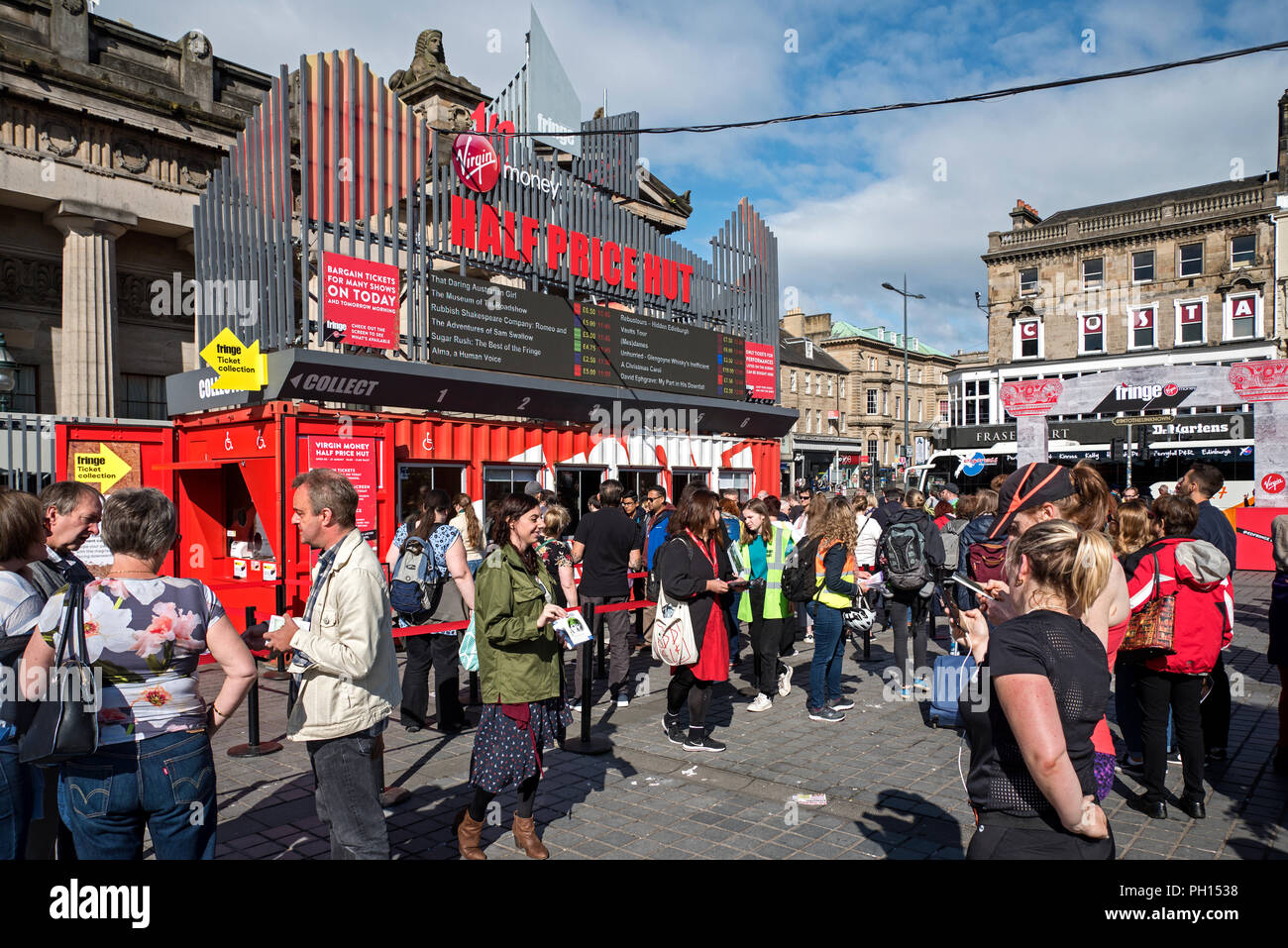 Die Jungfrau "Halben Preis Hütte" auf The Mound Budget Ticketverkauf für zeigt während des Edinburgh Fringe Festival. Stockfoto