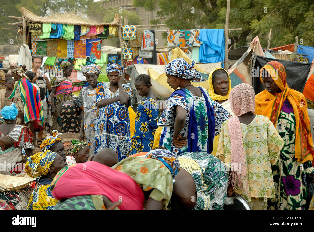 Wochenmarkt Tag, Montag an Djenné, einem UNESCO-Weltkulturerbe. Mali, Westafrika Stockfoto