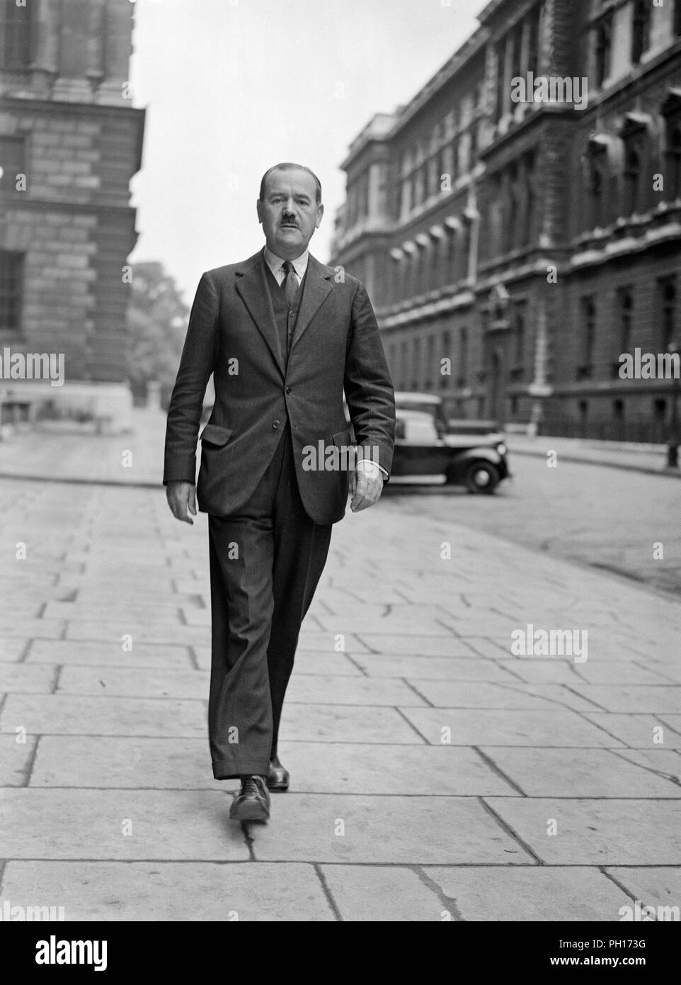 3. Juni 1949. Generalleutnant Sir Alexander Haube, Krieg - Zeit Generaldirektor der britischen Armee, medizinischer Dienst, in Whitehall, London fotografiert, nach seiner Ernennung zum Gouverneur und Oberbefehlshaber, Bermuda. Stockfoto