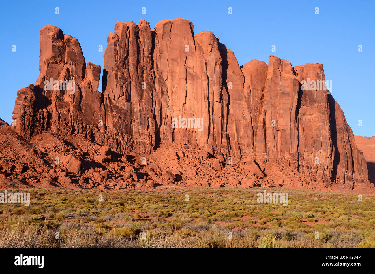 Red Rock Formation aus Sandstein Zinnen und Türme in Monument Valley, Arizona Stockfoto