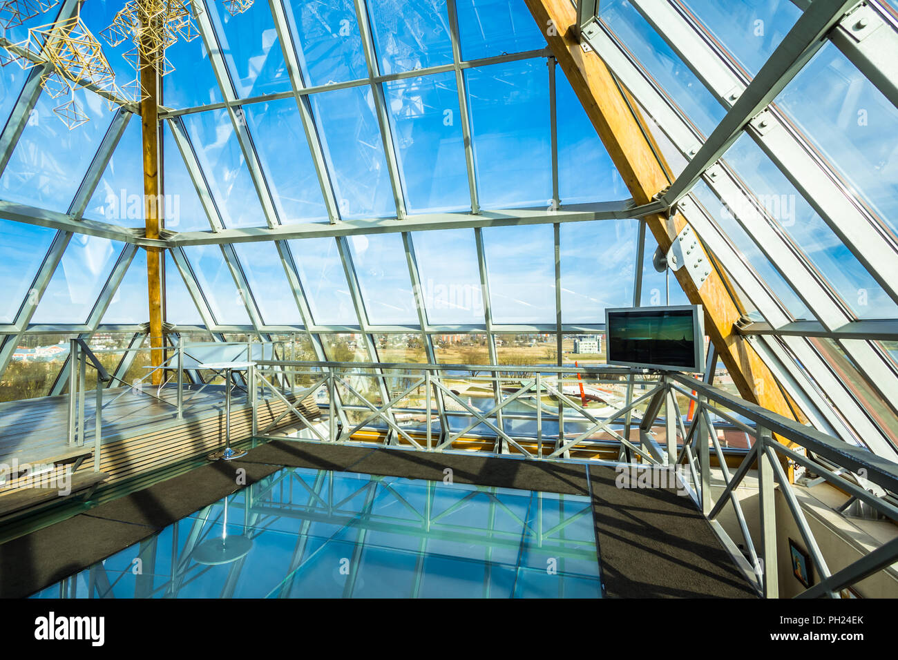 Glas dach auf dem Dach des Gebäudes Stockfoto