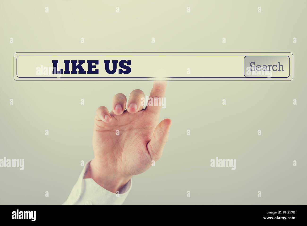 Nahaufnahme einer Hand berühren mit dem Finger die Suche bar mit uns Text, Vintage Effekt getonten Bild. Stockfoto