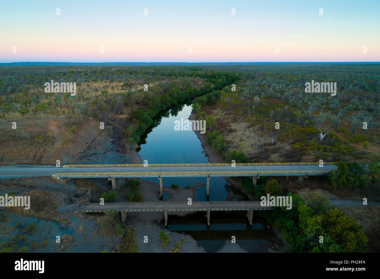 Luftaufnahme über dem Osten Baines River Bridge, Northern Territory, Australien Stockfoto