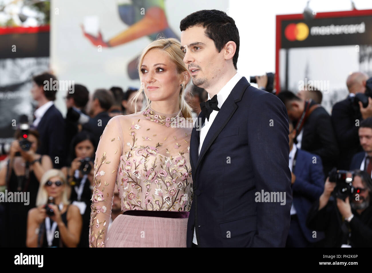 Olivia Hamilton und Damien Chazelle die Teilnahme an der "ersten Mann" Premiere beim 75. Internationalen Filmfestival von Venedig im Palazzo del Cinema am 29. August 2018 in Venedig, Italien | Verwendung weltweit Stockfoto