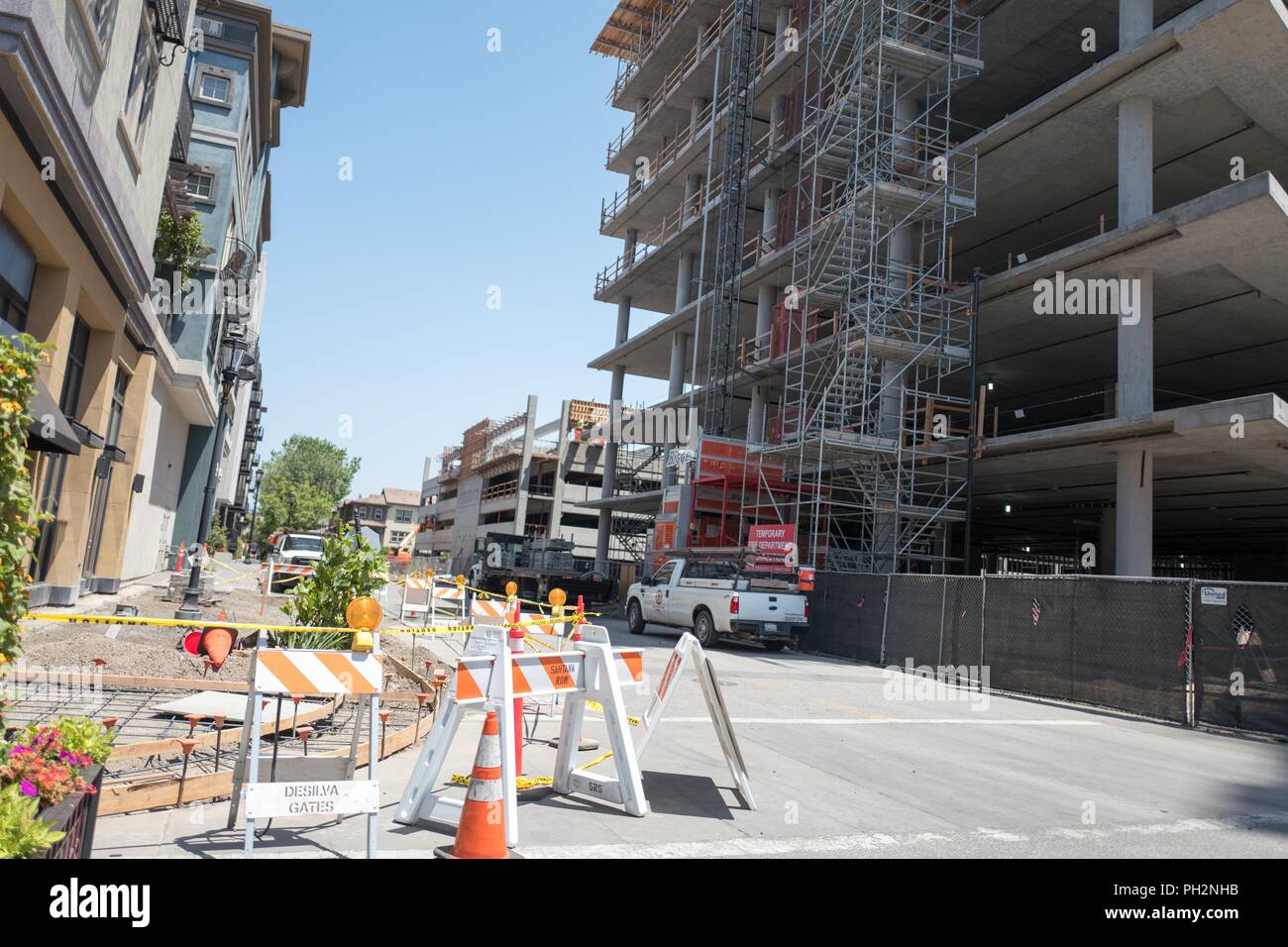 Bau von 700 Santana Row, Office Park auf der Santana Row, a Luxury outdoor Shopping Mall im Silicon Valley, San Jose, Kalifornien, 7. Juni 2018. () Stockfoto