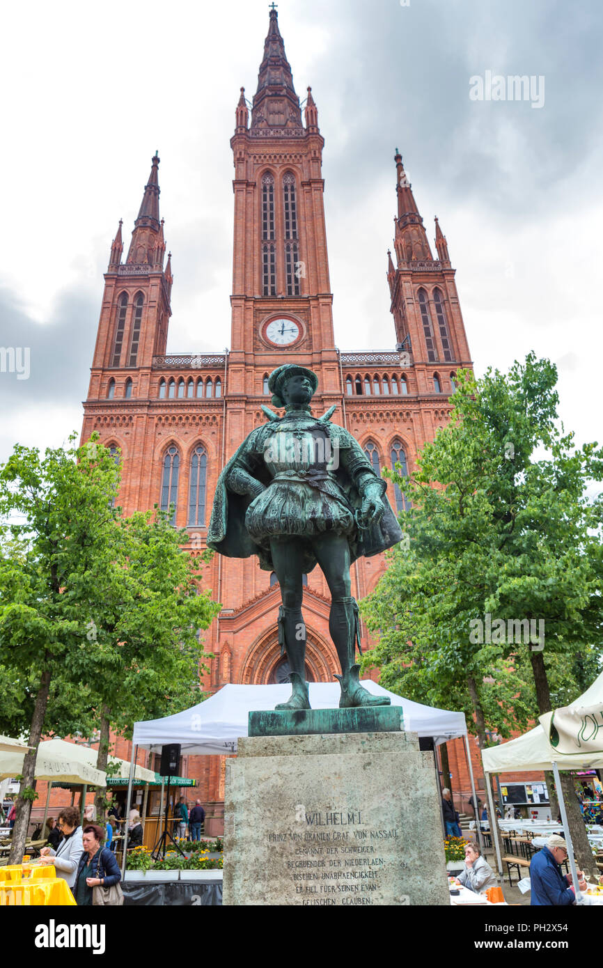 Statue von Wilhelm I., Prinz von Orange und Graf von Nassau, der Kirche, Marktkirche, Wiesbaden, Hessen, Deutschland Stockfoto