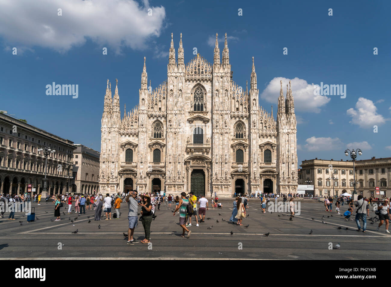 Mailänder Dom und der Piazza del Duomo, Mailand, Lombardei, Italien | Mailänder Dom und der Piazza del Duomo, Mailand, Lombardei, Italien Stockfoto