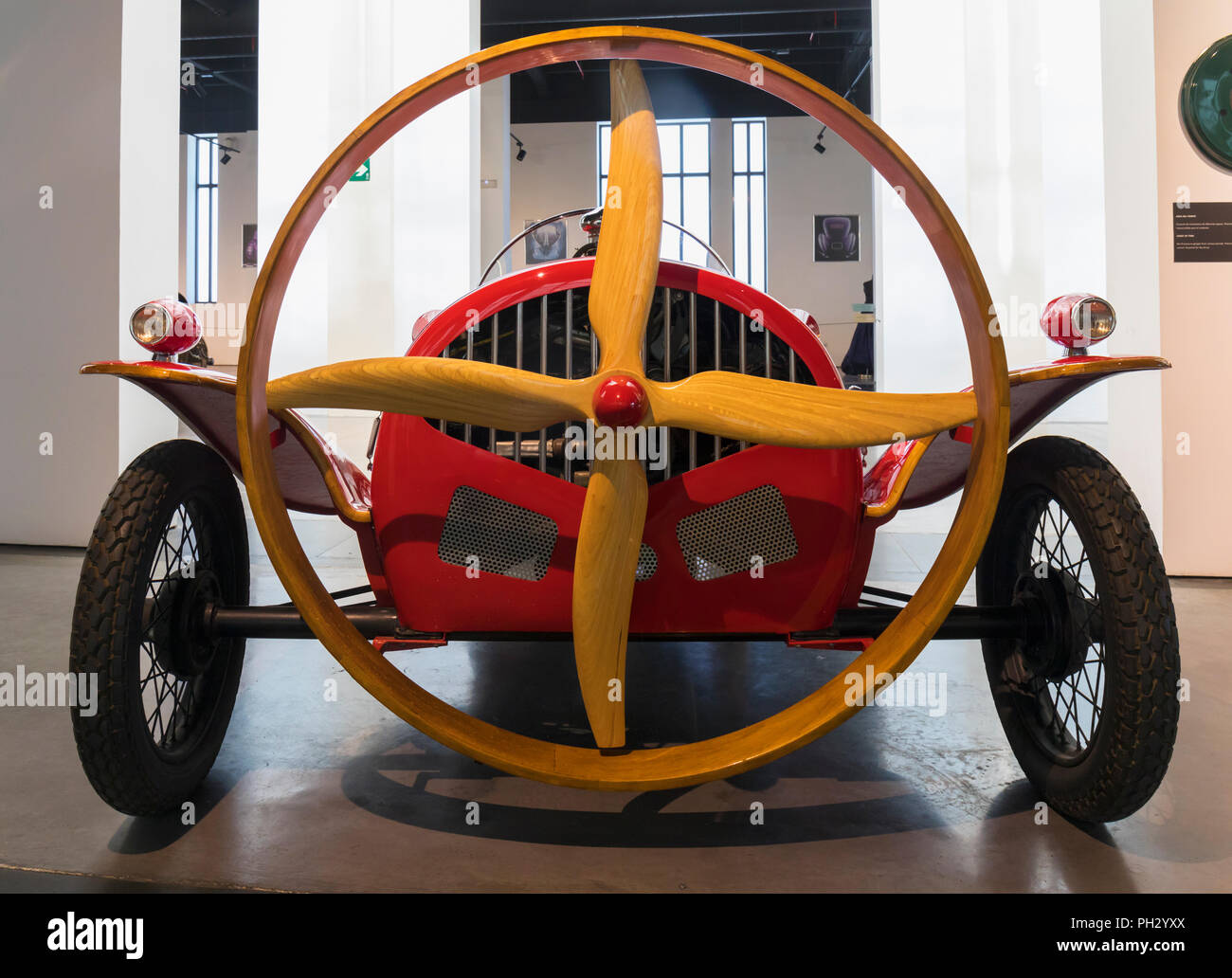 Museo Automovilistico y de la Moda, Malaga, Provinz Malaga, Spanien. Automobil und Mode Museum. Prototyp der Propeller angetrieben Helicron 2, Bui Stockfoto