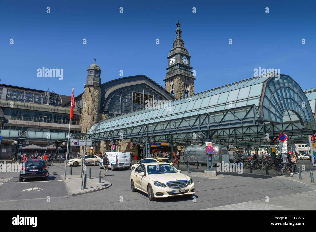 Hauptbahnhof, Hachmannplatz, Kirchenallee, Hamburg, Deutschland Stockfoto