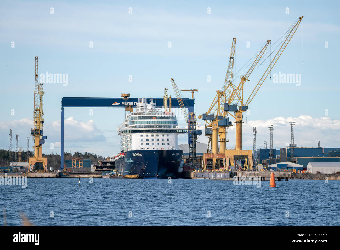 Meyer Werft Turku mit Mein Schiff 6 im Bau Stockfoto