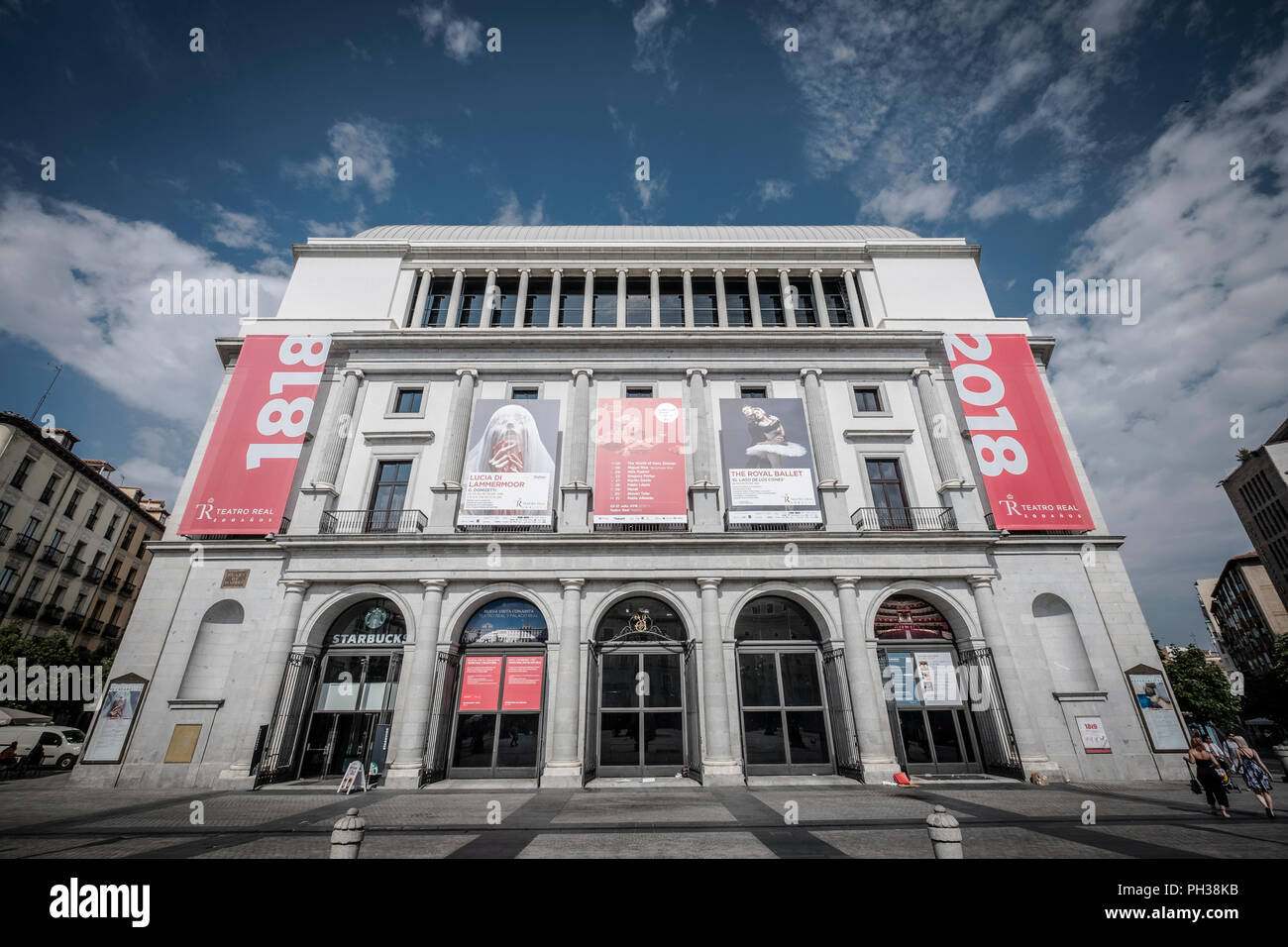 Das National Theatre Madrid am Opernplatz, Madrid, Spanien. Stockfoto