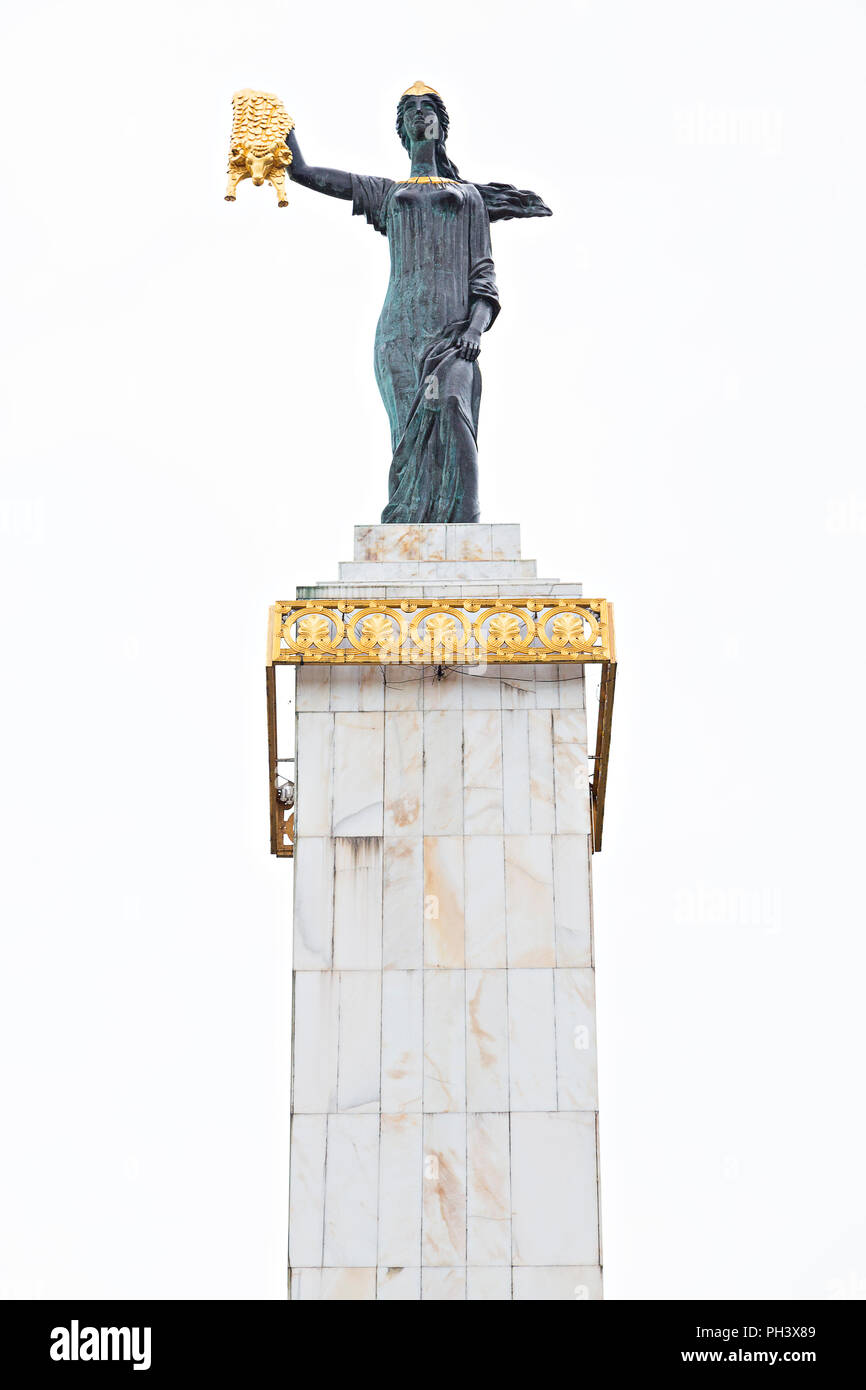 Statue von Medea auf dem Europaplatz, die Medea, Frau von Jason in der griechischen Mythologie, mit dem Goldenen Vlies, in Batumi, Georgia, darstellt Stockfoto