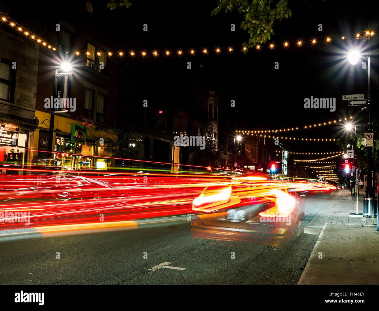 Speedy lange Belichtung street light car Licht streamlight Stockfoto