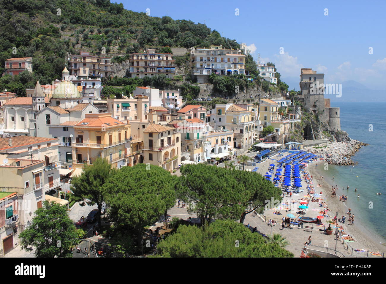 Cetara, Italien, 26. Mai 2018: Panoramablick von Cetara. Küste von Amalfi, Italien Stockfoto