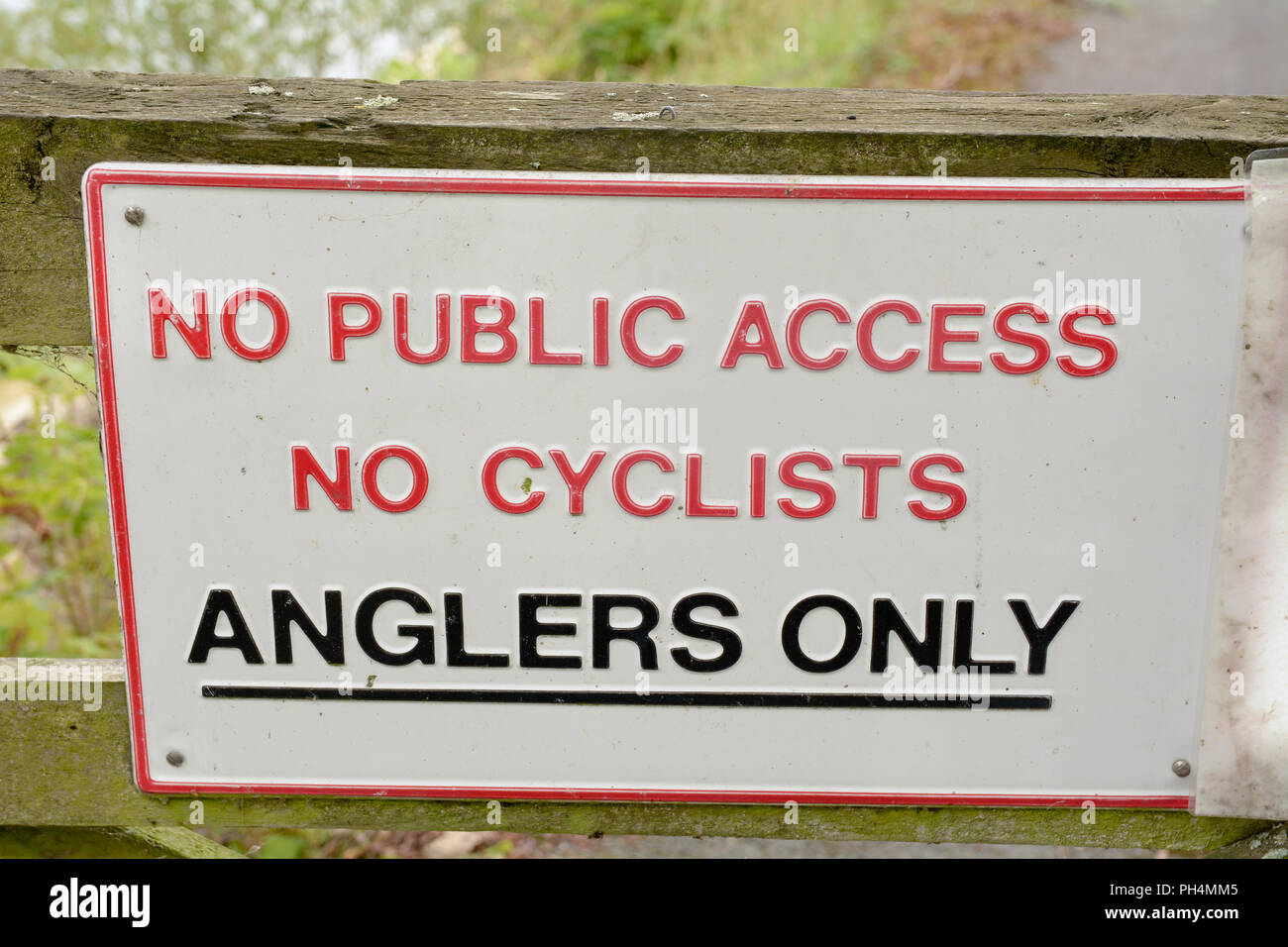 Keinen öffentlichen Zugang - Keine Radfahrer - Angler nur Zeichen Stockfoto