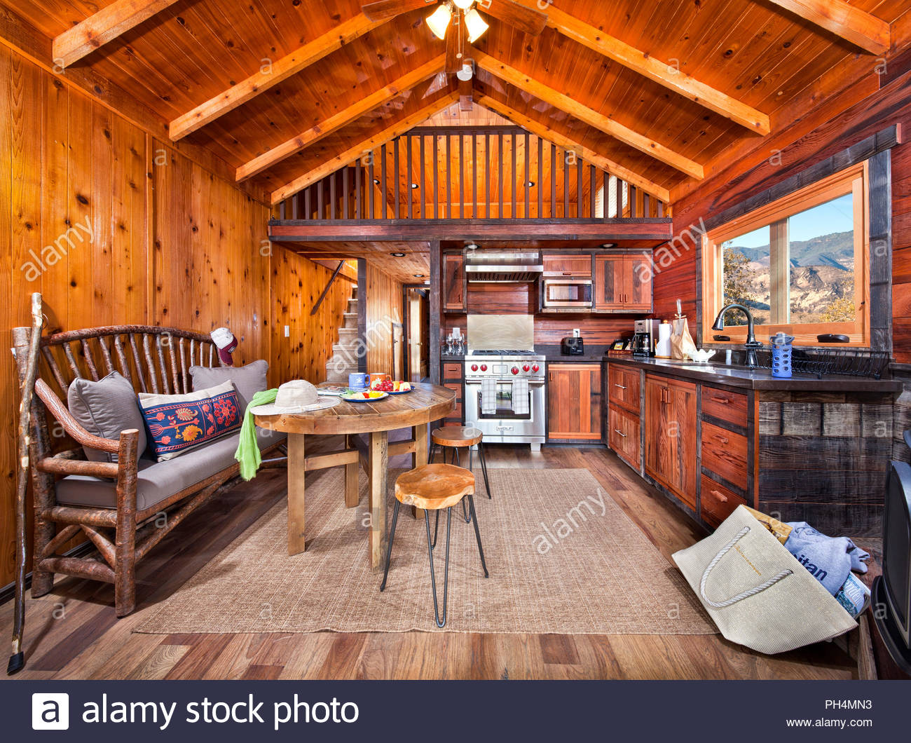 Wooden Cabin Interior Stockfotos Wooden Cabin Interior