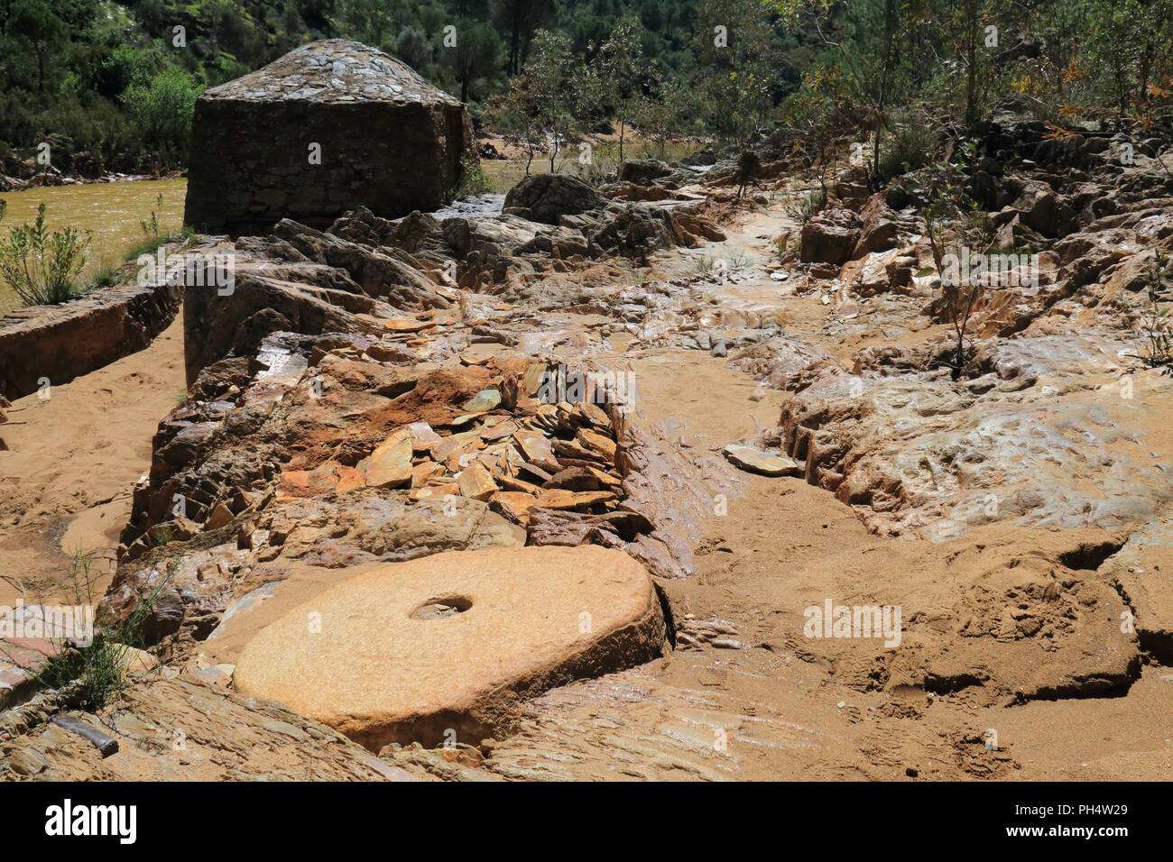 Sehr alte Wassermühlen, in der so genannten Route der Mühlen, ideal zum Wandern in der Provinz Huelva, Spanien Stockfoto