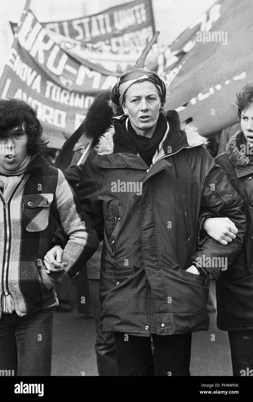 Der große englische Schauspielerin Vanessa Redgrave war schon immer politisch engagiert, hier in Mailand (Italien) im Januar 1978 in einer Demonstration beteiligt sich während des Internationalen Europäischen März durch das Grab organisiert (Trozkista inspiriert) für die Verteidigung der Rechte der Arbeitnehmer. Stockfoto