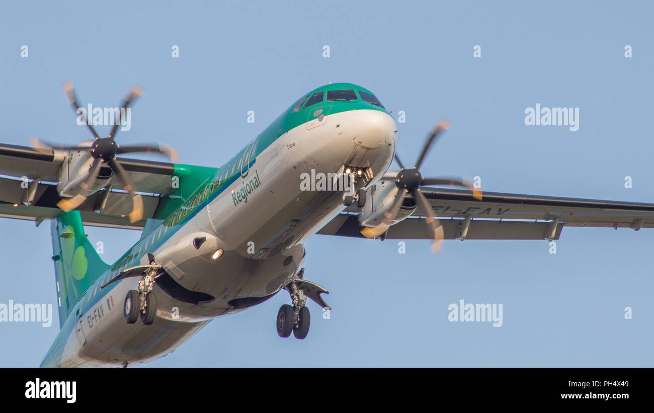 Aer Lingus Flug von Dublin Landung am Flughafen Glasgow, Renfrewshire, Schottland - 28. Februar 2016 Stockfoto