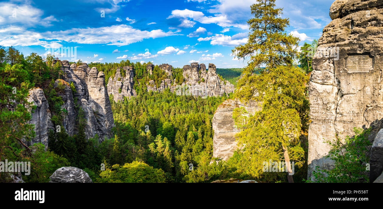 Das Elbsandsteingebirge ist ein Teil des Nationalpark Sächsische Schweiz in Deutschland Stockfoto
