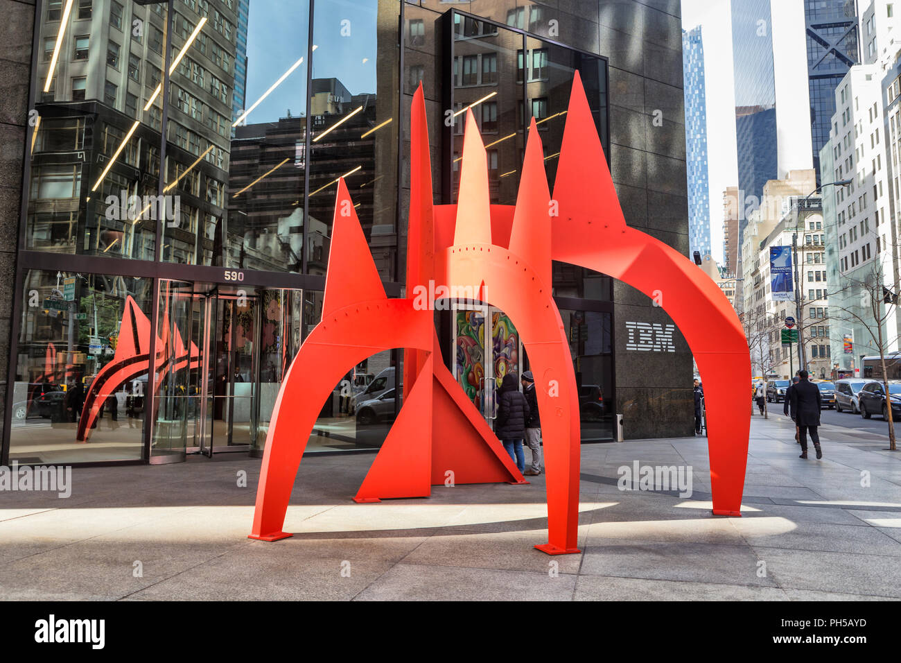 Moderne Skulptur, IBM Gebäude, 590 Madison Avenue, in Midtown Manhattan, New York City, USA Stockfoto