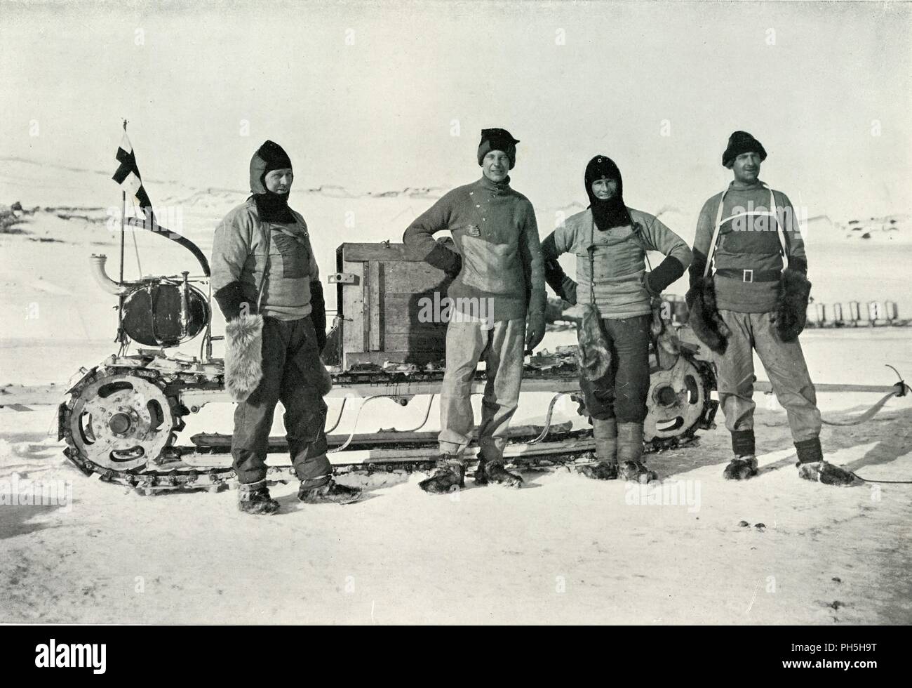 Den Motor Party (von Links nach Rechts - Lashly, B.C. Tag, lieut. Evans, Hooper)", Oktober 1911, (1913). Artist: Herbert Ponting. Stockfoto