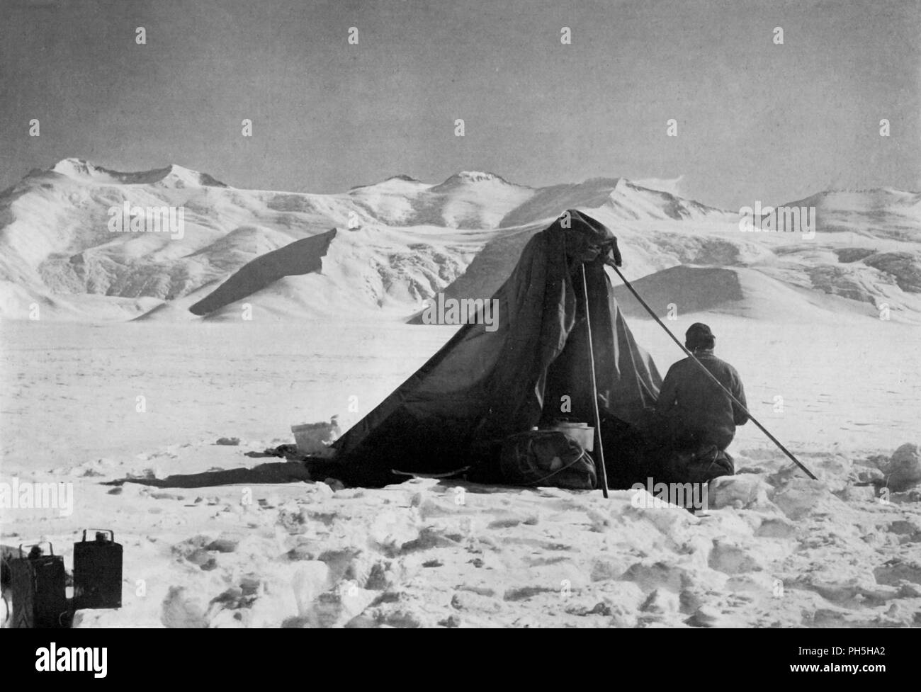 'Dr. Wilson Skizzieren auf Der Beardmore Gletscher', 13. Dezember 1911, (1913). Artist: Robert Falcon Scott. Stockfoto