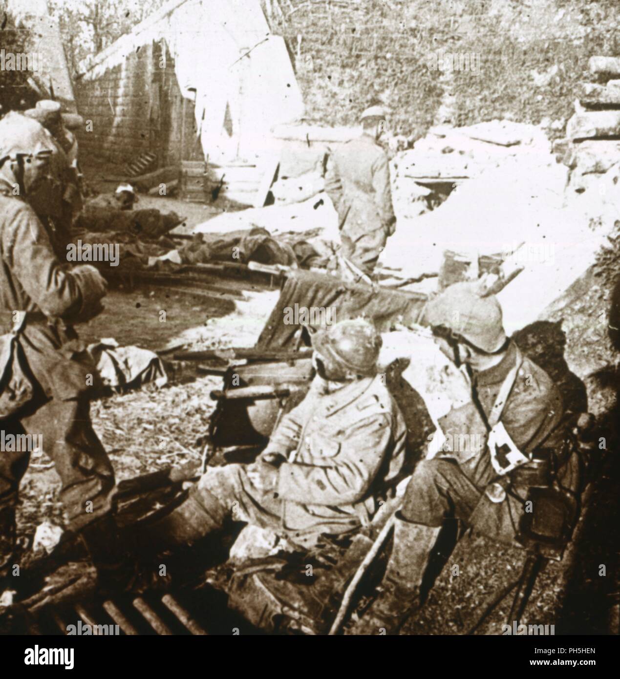 Erste-Hilfe-post, Verdun, Nordfrankreich, c 1914 - c 1918. Artist: Unbekannt. Stockfoto