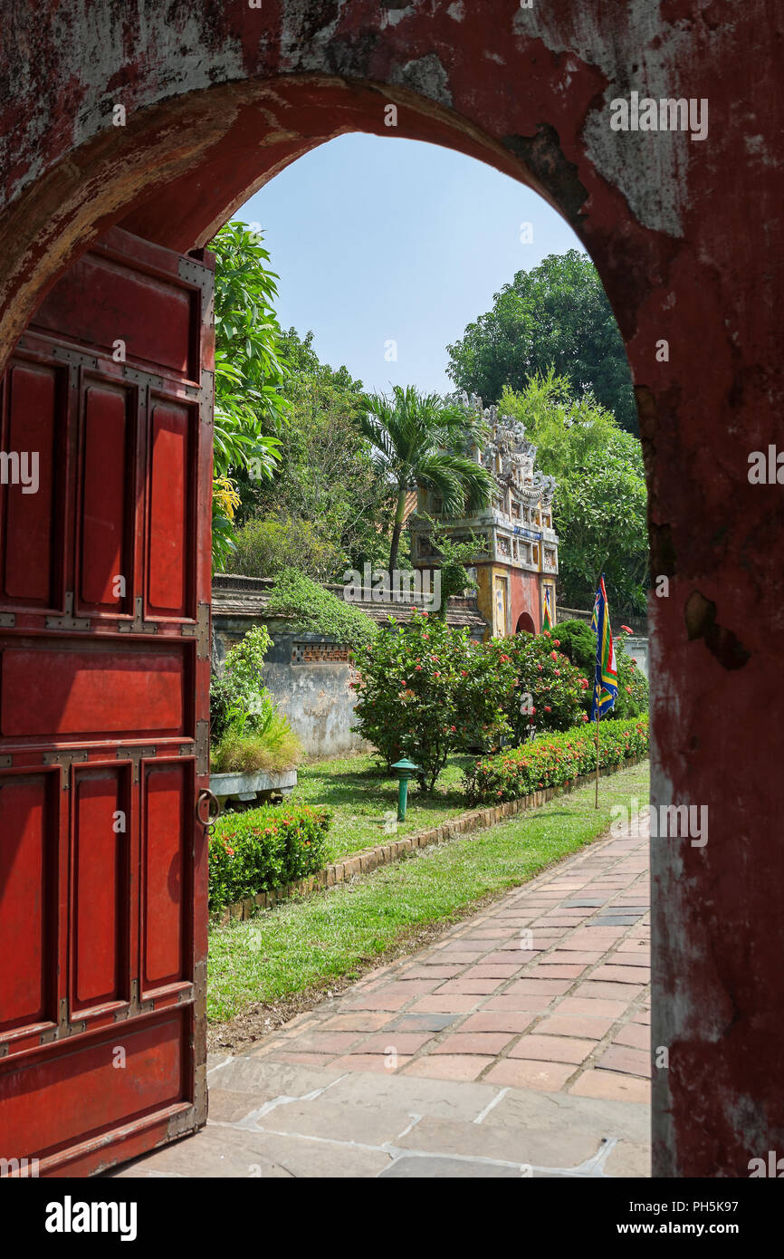 Tor, Tien Hung Mieu Tempel, Kaiserstadt Hue, Vietnam Stockfoto