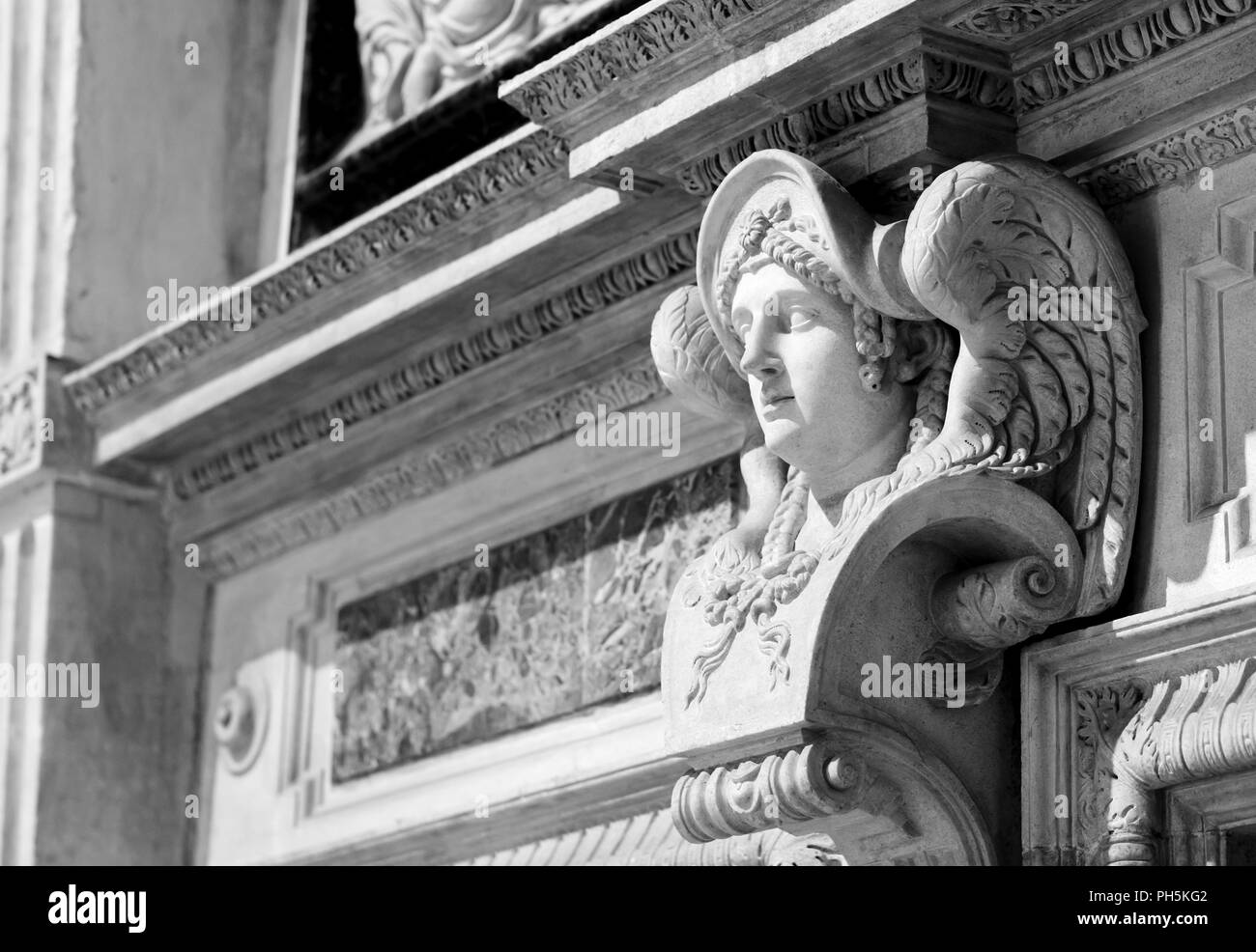 Engel Fläche innerhalb des Mailänder Dom, die Schwarz-Weiß-Fotografie Stockfoto