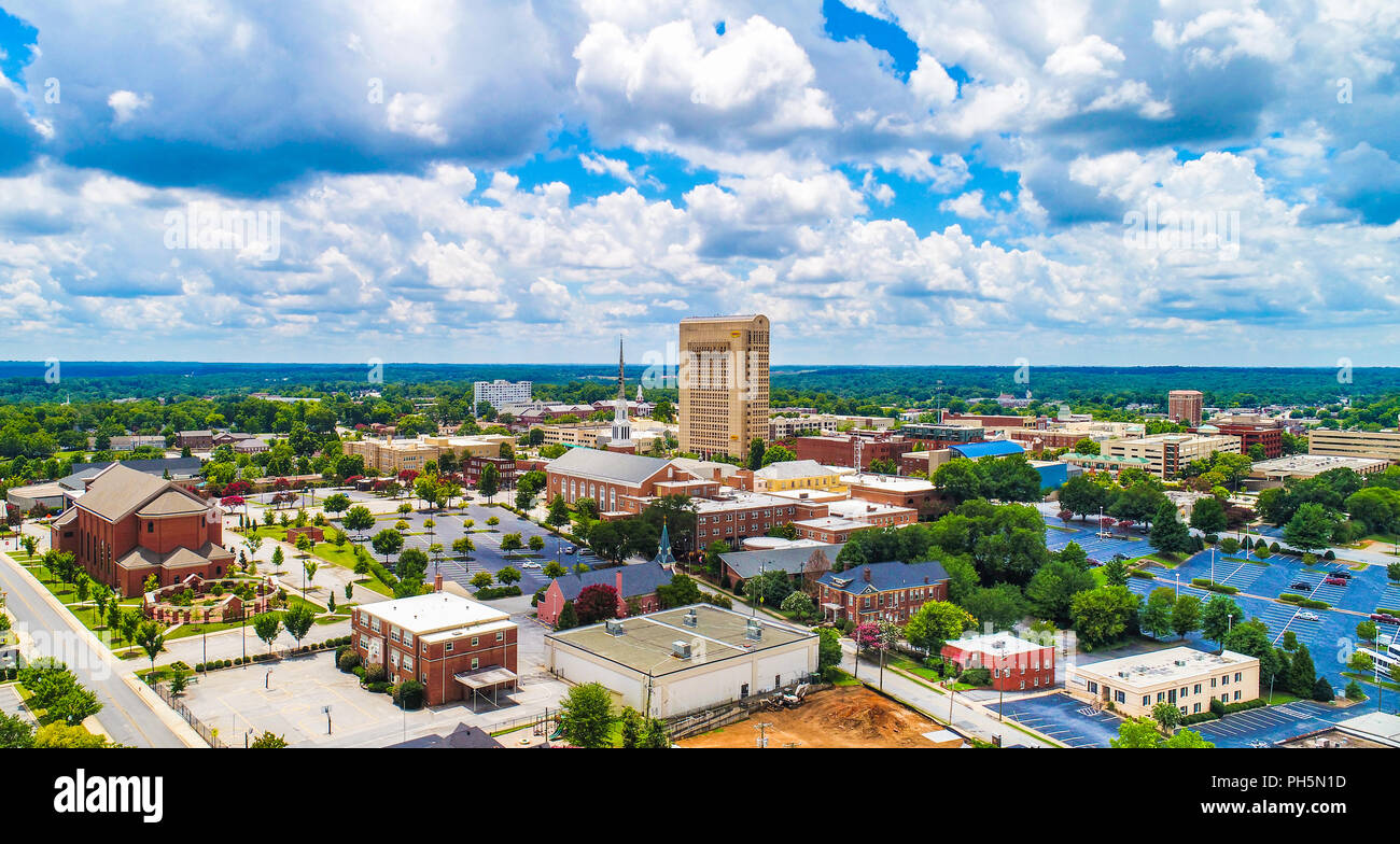 Drone Luftbild der Innenstadt von Spartanburg South Carolina SC Skyline. Stockfoto