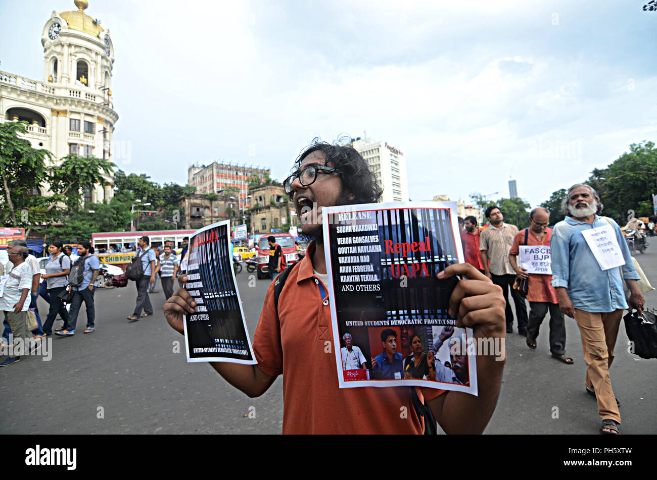 Kolkata, Indien. 29 Aug, 2018. "Kolkata - Protest gegen Razzien und Verhaftungen von Menschenrechtsaktivistinnen APDR/Vereinigung für den Schutz der demokratischen Rechte organisierten Demonstration gegen Razzien und Verhaftungen von Intellektuellen und sozialen Aktivisten in Indien. Credit: Sandip Saha/Pacific Press/Alamy leben Nachrichten Stockfoto