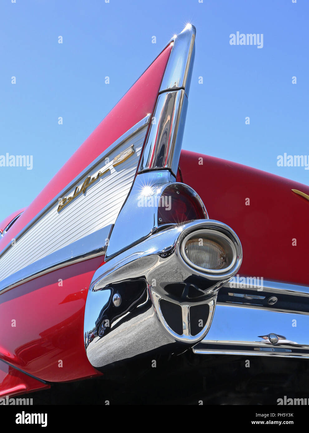 CONCORD, NC - April 8, 2017: 1957 Chevy Bel Air Automobil auf Anzeige an der Pennzoil AutoFair Classic Car Show in Charlotte Motor Speedway statt. Stockfoto