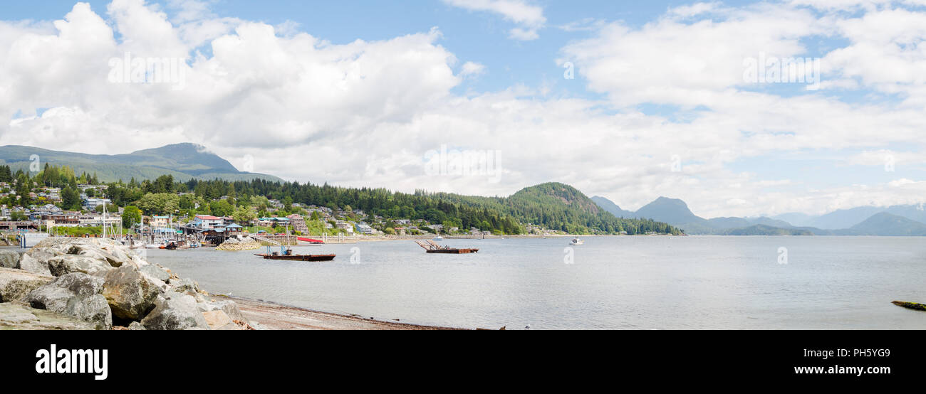 Eine Ansicht von Gibsons Hafen an der Sunshine Coast in British Columbia. Stockfoto