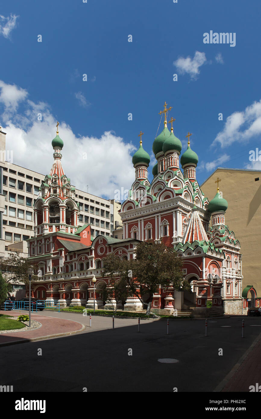 Kirche der Heiligen Dreifaltigkeit in Nikitniki in Moskau, Russland. Stockfoto