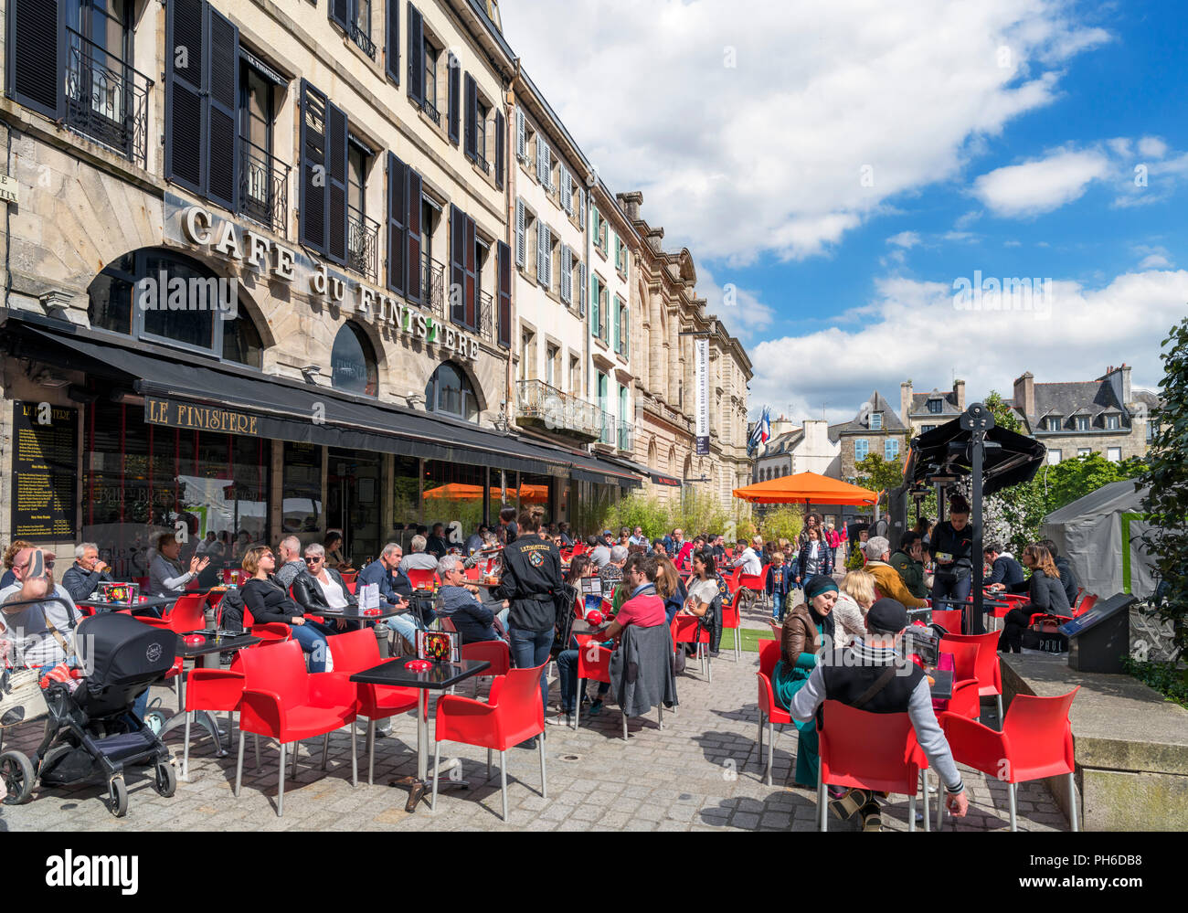 Cafe im Ort Quimper, Quimper, Finistère, Bretagne, Frankreich Stockfoto