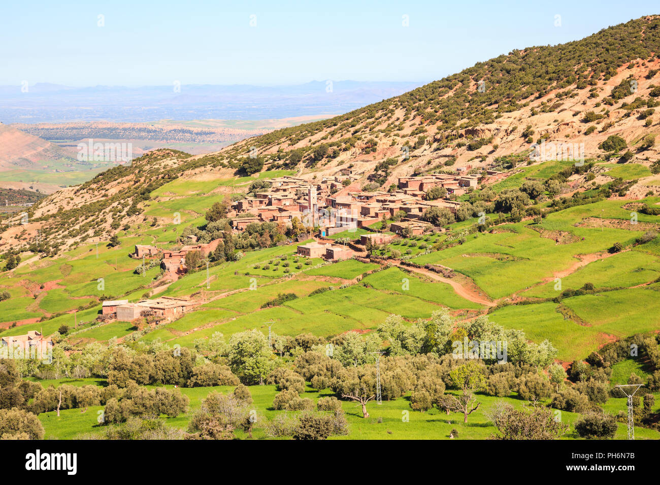 Dorf im Tal des Atlas mountain Stockfoto