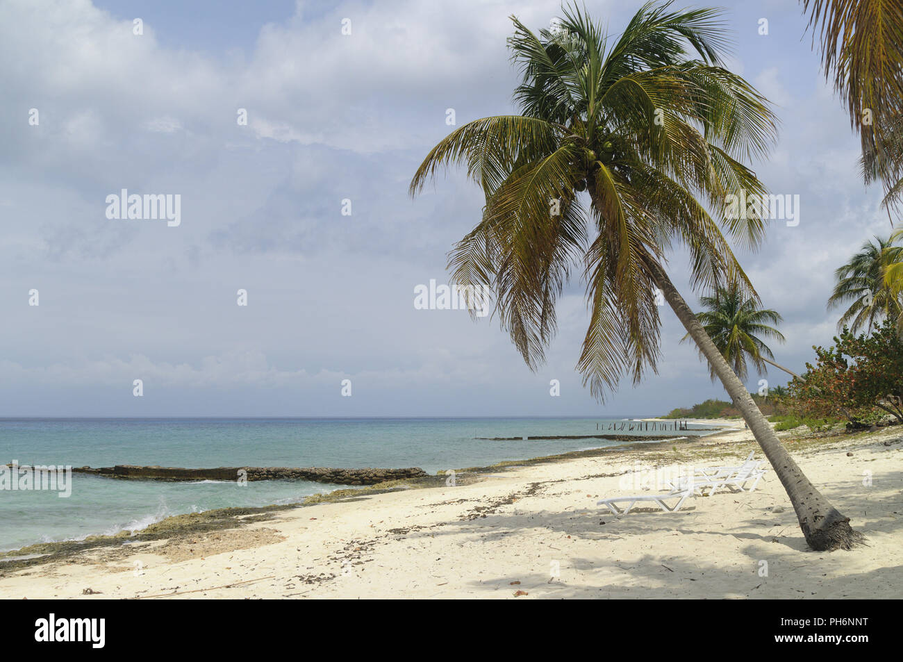 Weiß tropischen Strand in der Karibik, Cuba. Stockfoto