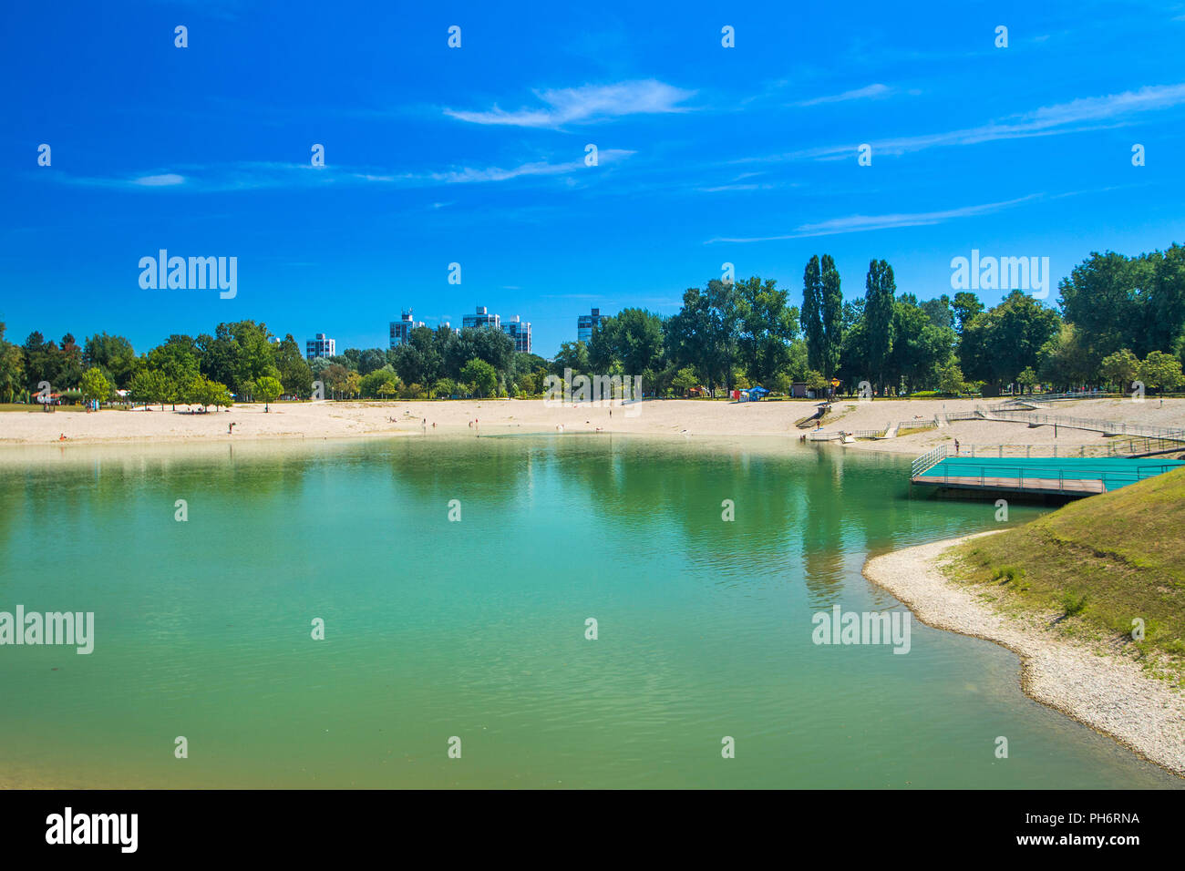 Schönen See Bundek in Novi Zagreb, Kroatien, sonnigen Sommertag Stockfoto