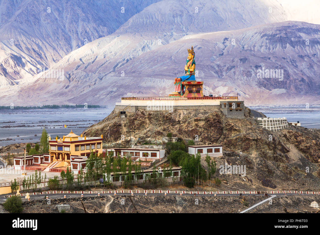 Buddha Maitreya in Thiksey Kloster Stockfoto