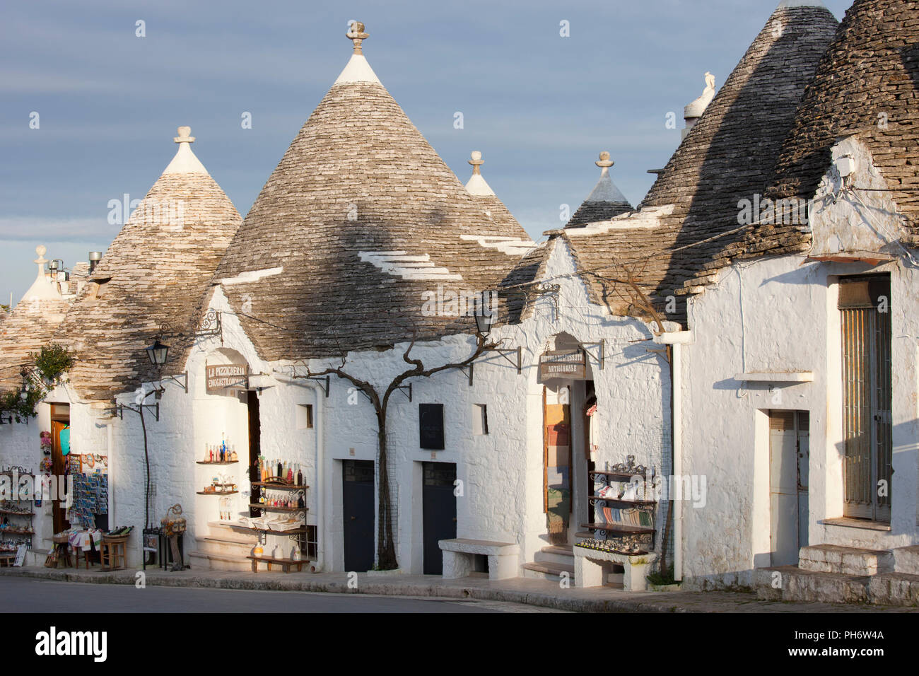 Trulli und Alberobello Dorf, Rione Monti, Provinz Bari, Apulien ... Trulli und Alberobello Dorf, Rione Monti, Provinz Bari, Apulien ...