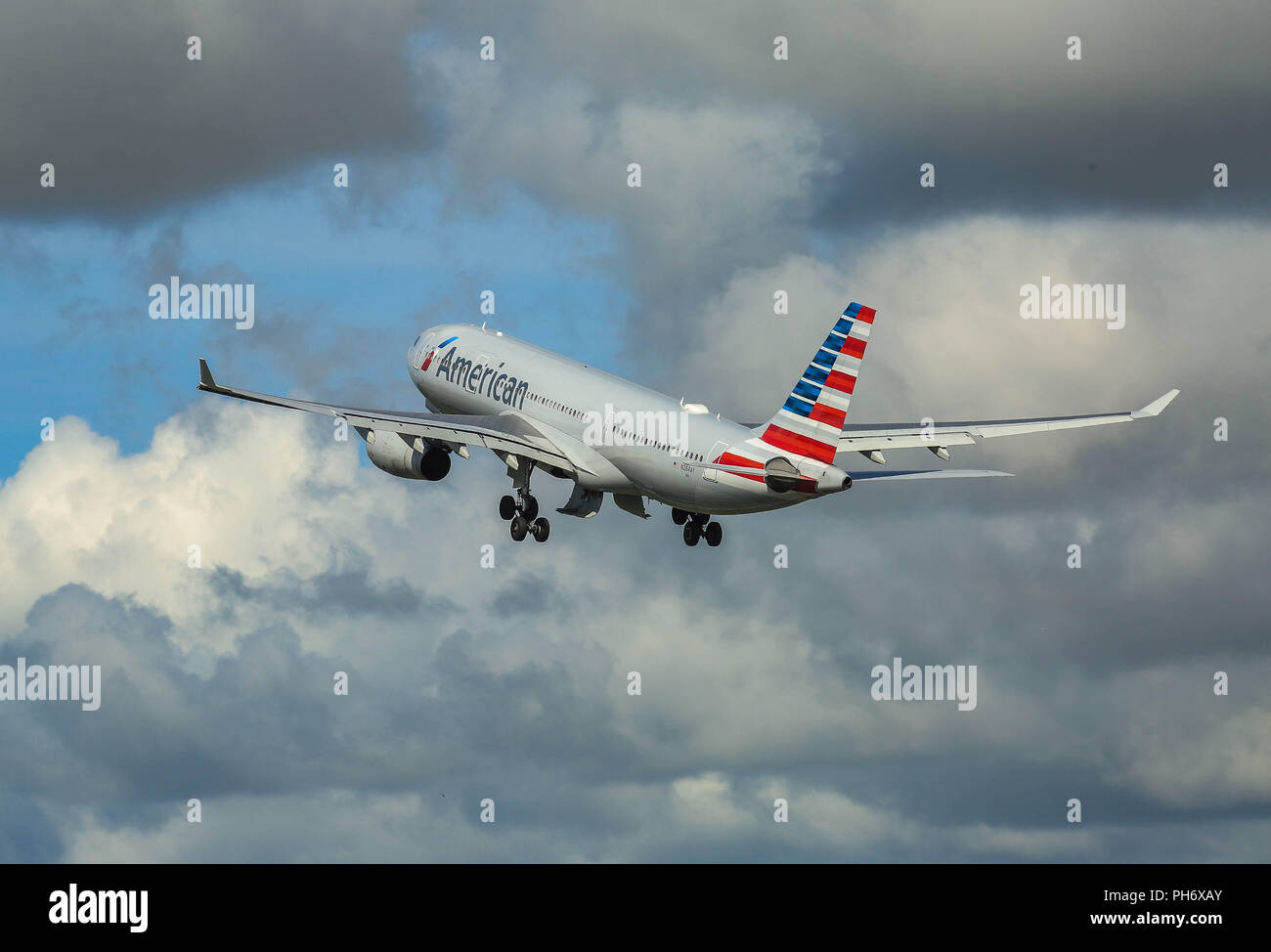 Flughafen Dublin Landungen und Starts. Stockfoto