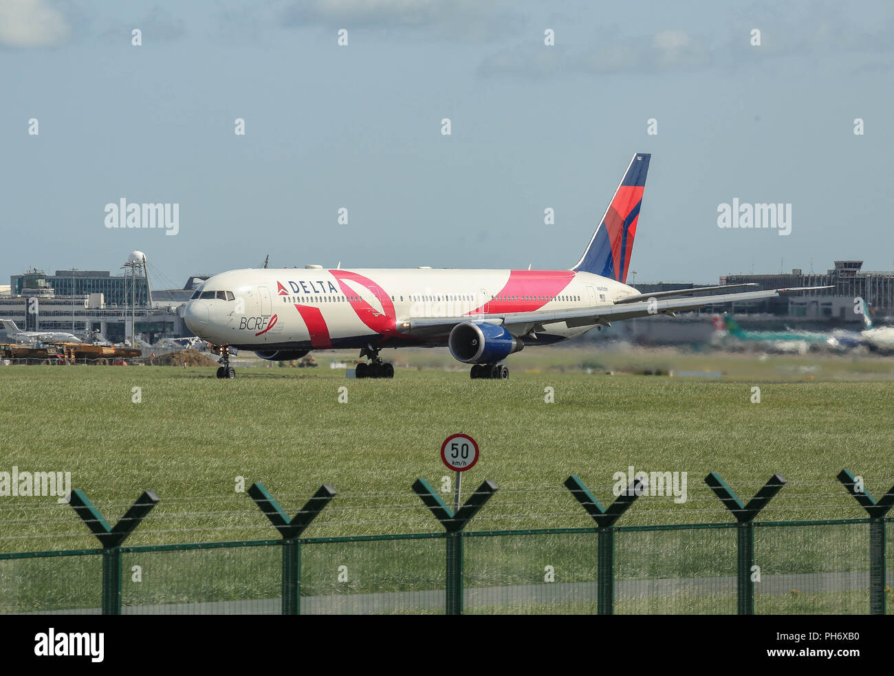 Flughafen Dublin Landungen und Starts. Stockfoto
