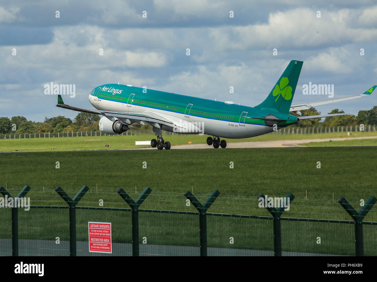 Flughafen Dublin Landungen und Starts. Stockfoto