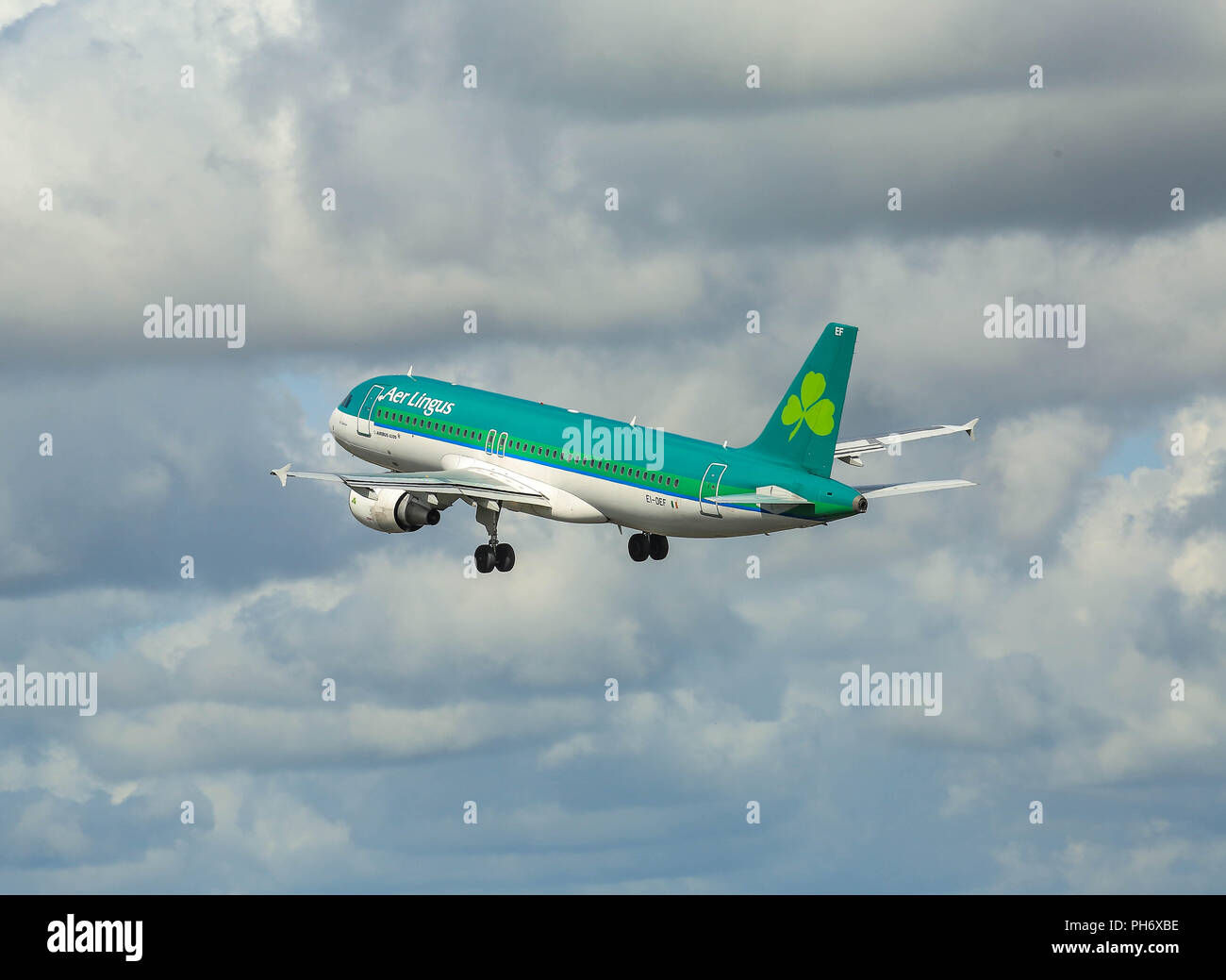 Flughafen Dublin Landungen und Starts. Stockfoto