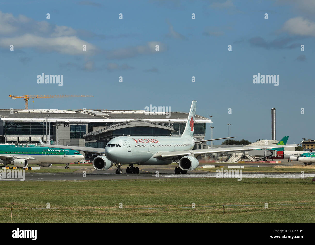 Flughafen Dublin Landungen und Starts. Stockfoto