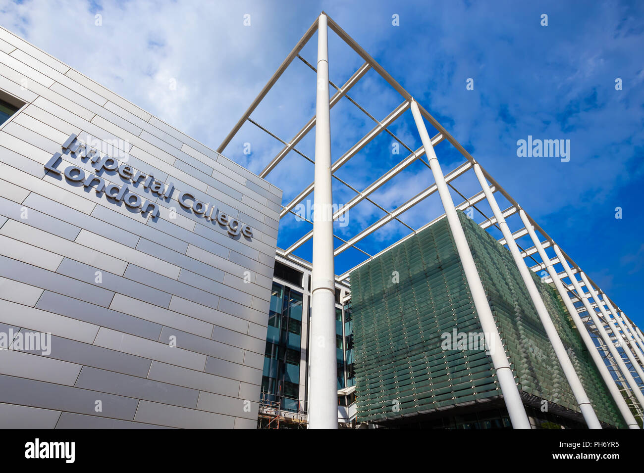 LONDON, GROSSBRITANNIEN, 14. MAI 2018: Imperial College London ist eine öffentliche Forschungseinrichtung Universität in South Kensington, mit einer neuen Innovation campu Stockfoto