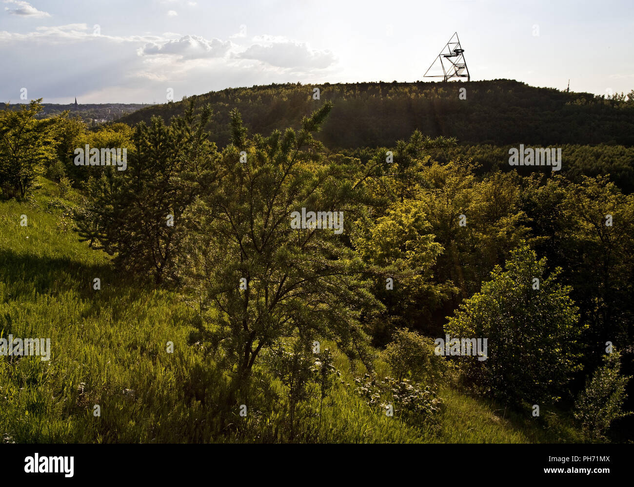 Landschaft mit Tetraeder in Bottrop in Deutschland. Stockfoto